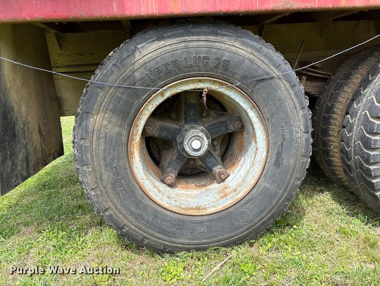 image for item DT0203 1974 GMC grain truck