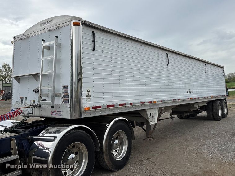 image for item DT0207 2008 Wilson Pacesetter grain trailer
