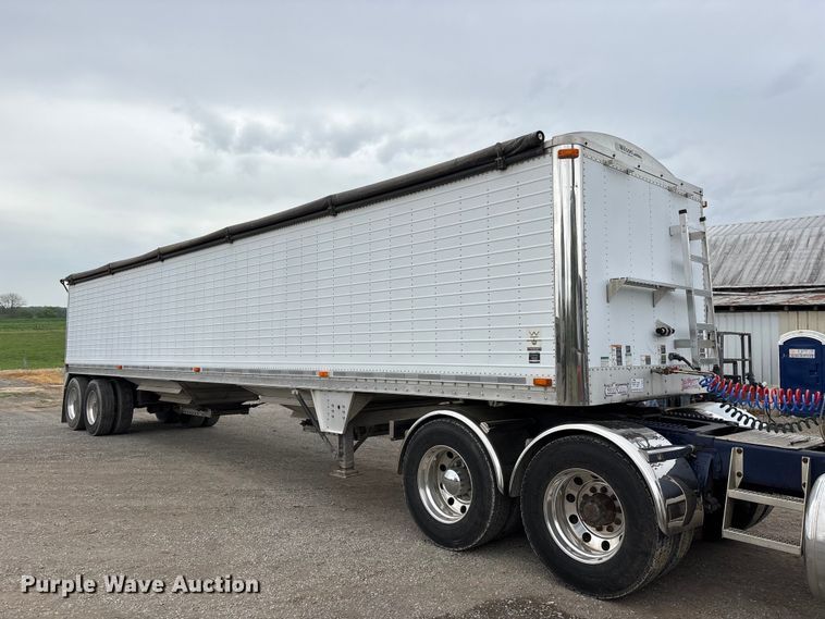 image for item DT0207 2008 Wilson Pacesetter grain trailer