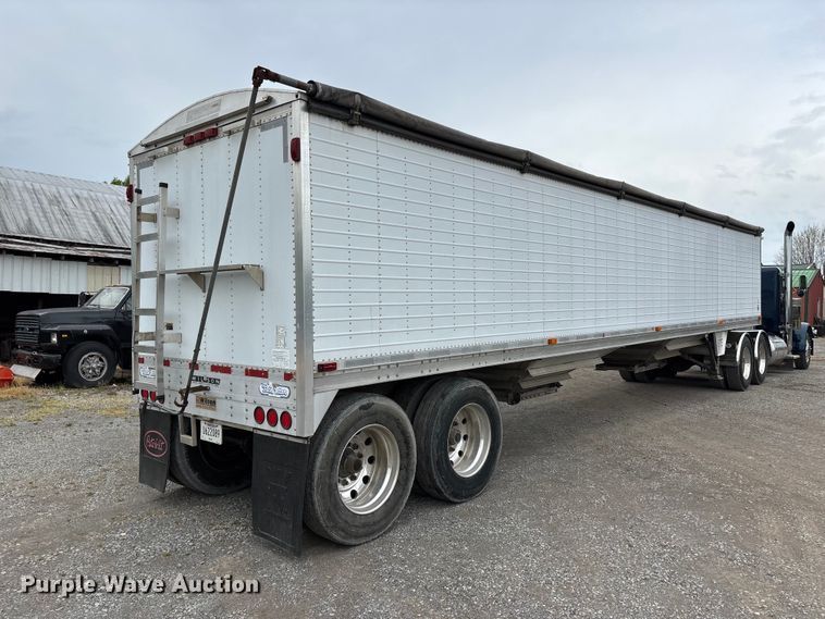 image for item DT0207 2008 Wilson Pacesetter grain trailer