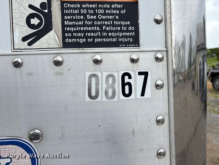image for item DT0207 2008 Wilson Pacesetter grain trailer