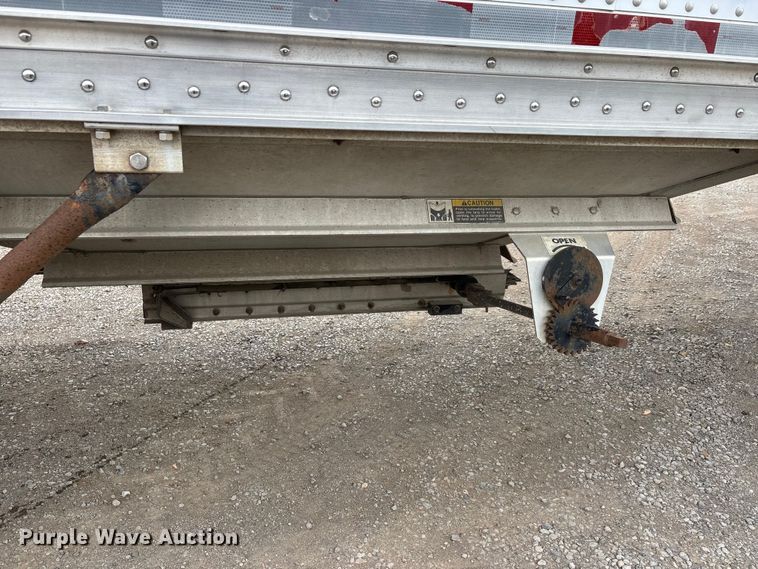 image for item DT0207 2008 Wilson Pacesetter grain trailer