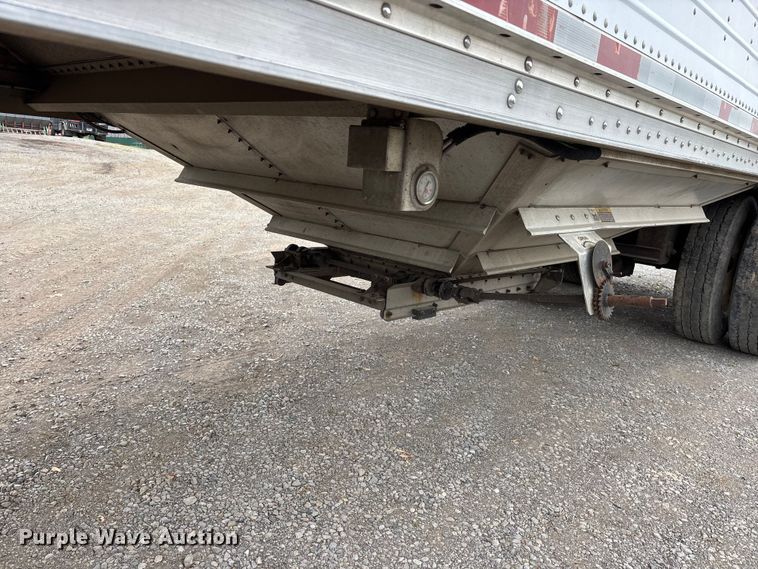 image for item DT0207 2008 Wilson Pacesetter grain trailer