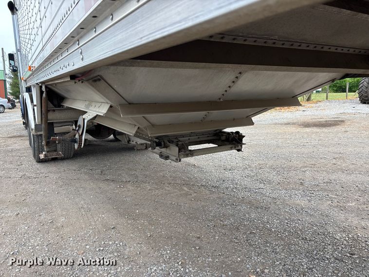 image for item DT0207 2008 Wilson Pacesetter grain trailer