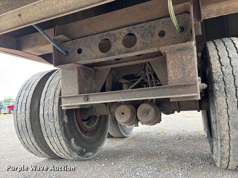 image for item DT0207 2008 Wilson Pacesetter grain trailer