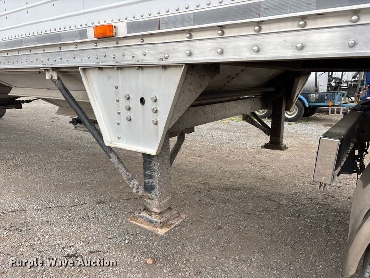 image for item DT0207 2008 Wilson Pacesetter grain trailer
