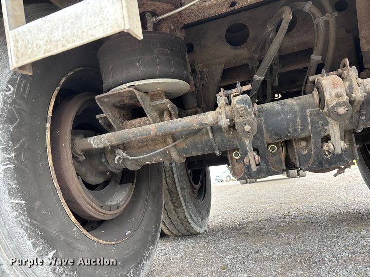 image for item DT0207 2008 Wilson Pacesetter grain trailer