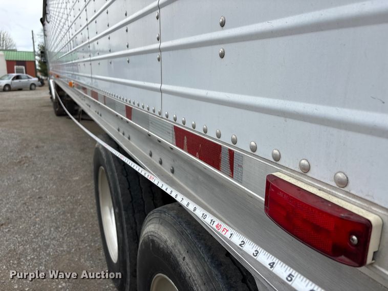 image for item DT0207 2008 Wilson Pacesetter grain trailer