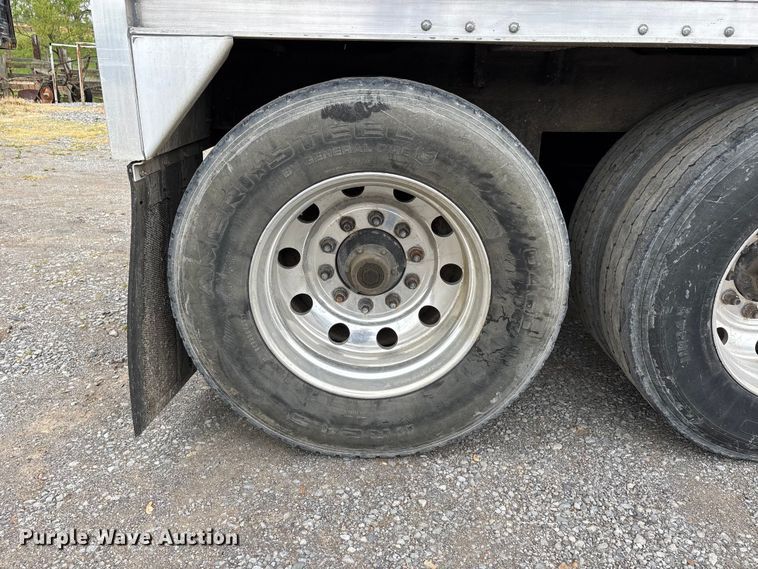 image for item DT0207 2008 Wilson Pacesetter grain trailer