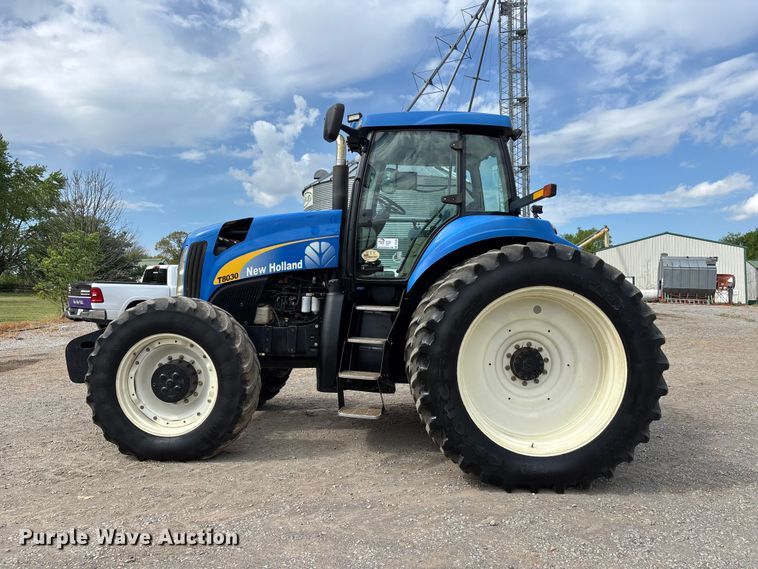 image for item DT0208 2011 New Holland T8030 MFWD tractor