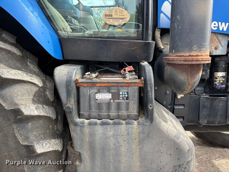 image for item DT0208 2011 New Holland T8030 MFWD tractor