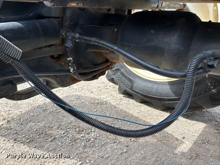 image for item DT0208 2011 New Holland T8030 MFWD tractor