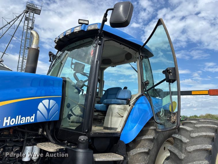image for item DT0208 2011 New Holland T8030 MFWD tractor