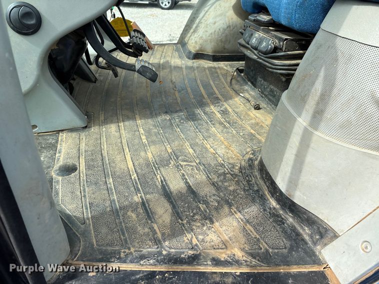 image for item DT0208 2011 New Holland T8030 MFWD tractor