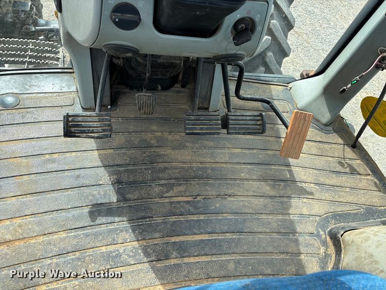 image for item DT0208 2011 New Holland T8030 MFWD tractor