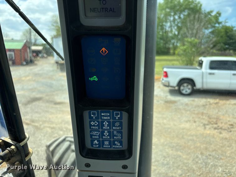 image for item DT0208 2011 New Holland T8030 MFWD tractor