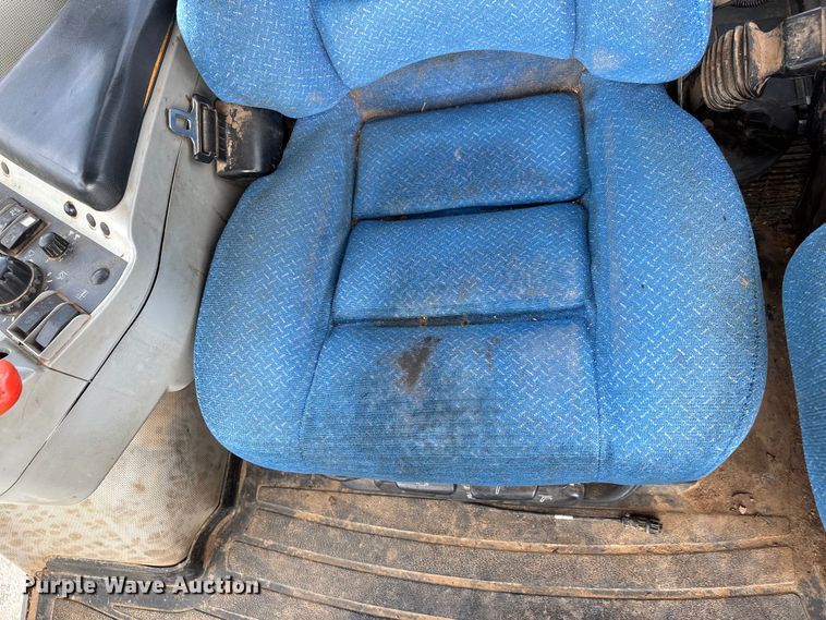 image for item DT0208 2011 New Holland T8030 MFWD tractor