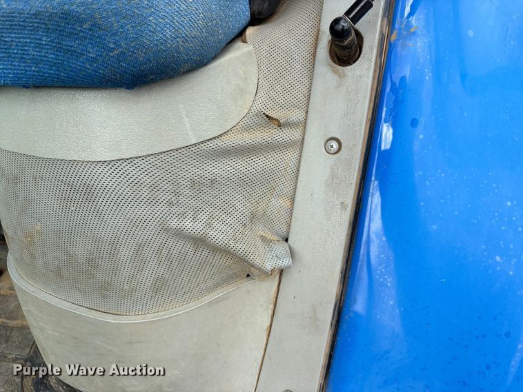 image for item DT0208 2011 New Holland T8030 MFWD tractor