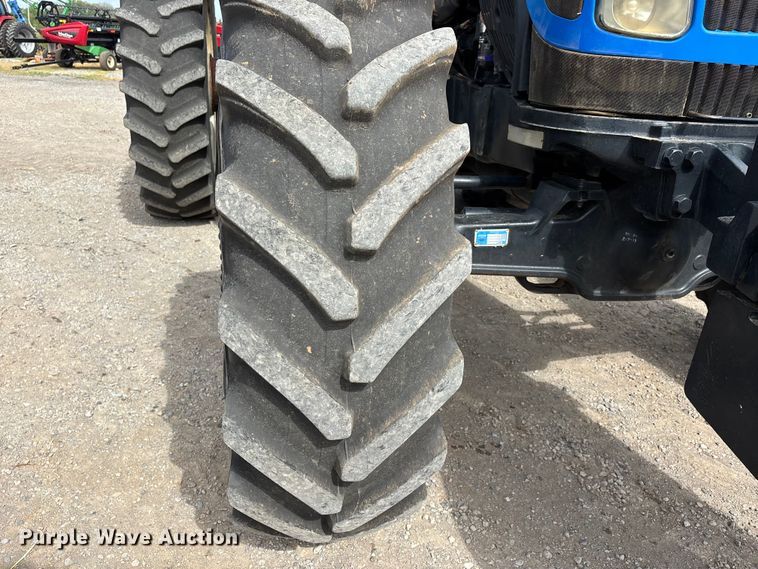 image for item DT0208 2011 New Holland T8030 MFWD tractor