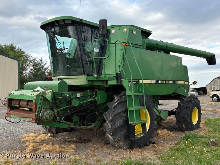image for item DT0210 1996 John Deere 9600 combine