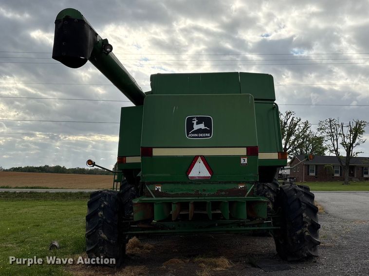 image for item DT0210 1996 John Deere 9600 combine
