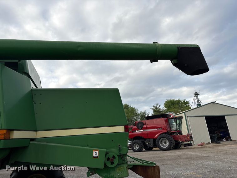 image for item DT0210 1996 John Deere 9600 combine