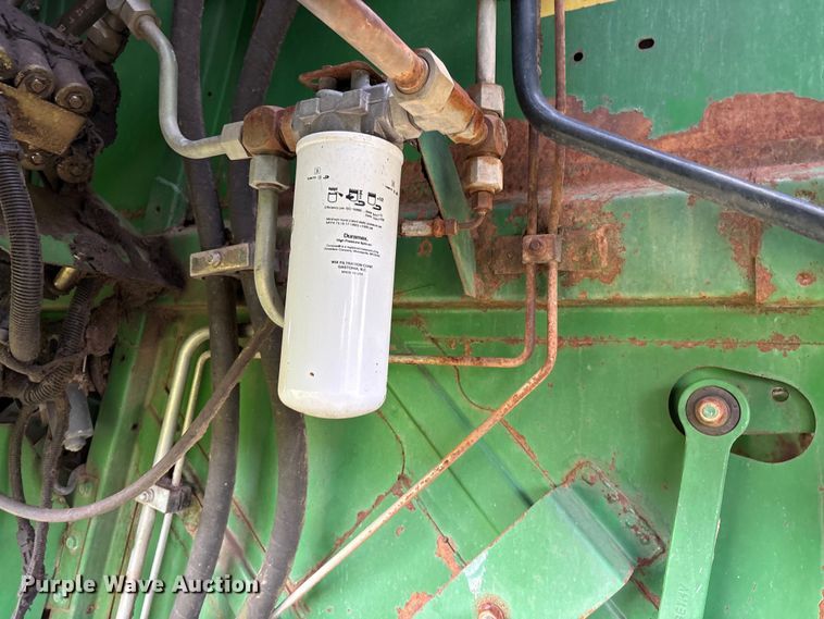 image for item DT0210 1996 John Deere 9600 combine