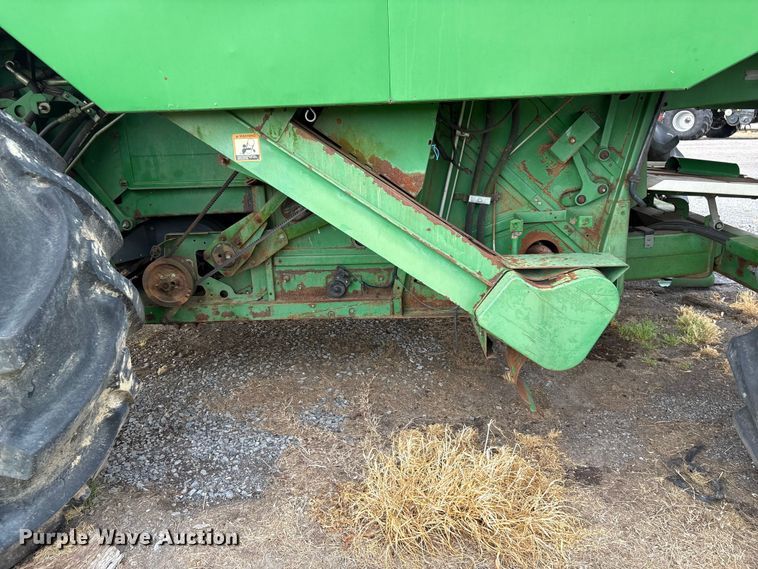 image for item DT0210 1996 John Deere 9600 combine