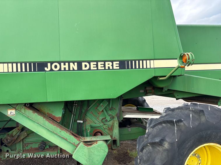 image for item DT0210 1996 John Deere 9600 combine