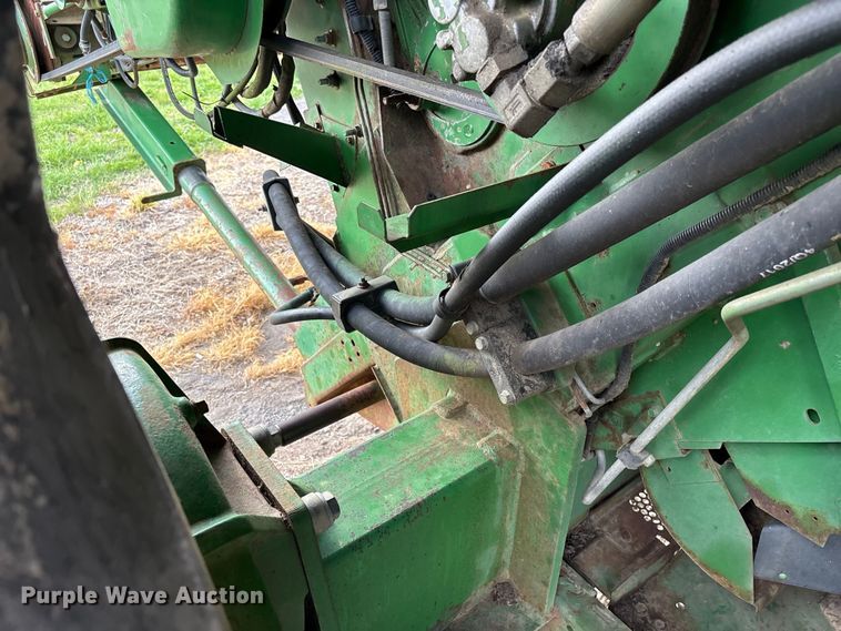 image for item DT0210 1996 John Deere 9600 combine