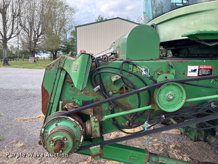 image for item DT0210 1996 John Deere 9600 combine