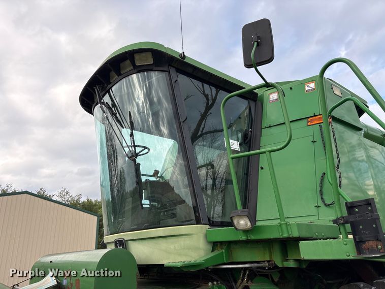 image for item DT0210 1996 John Deere 9600 combine