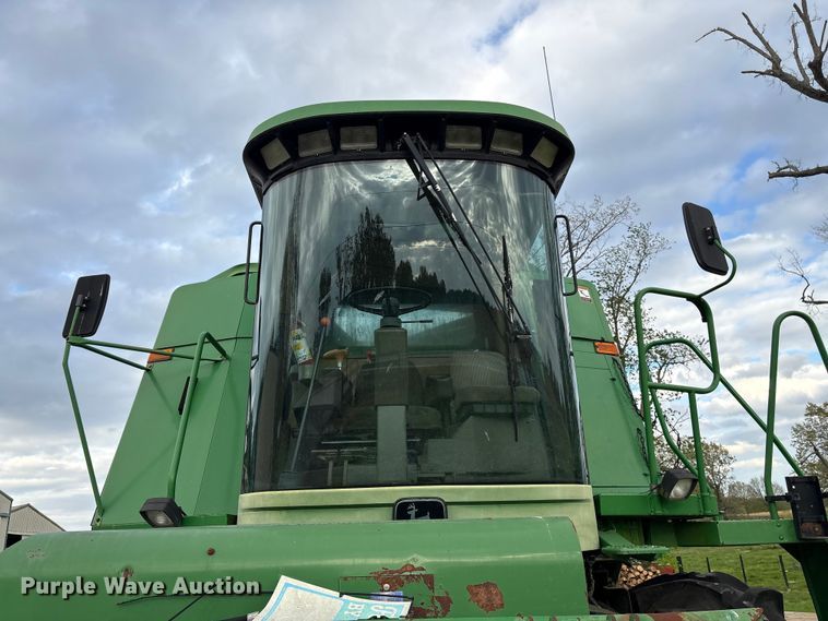 image for item DT0210 1996 John Deere 9600 combine