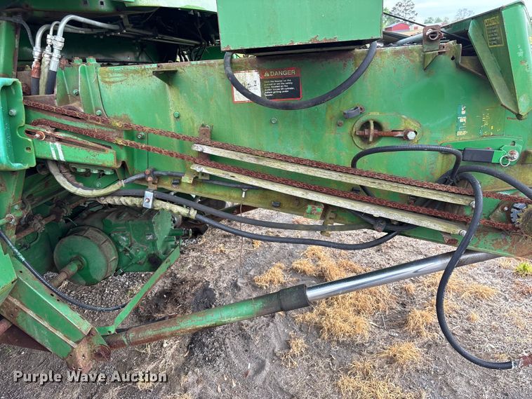image for item DT0210 1996 John Deere 9600 combine