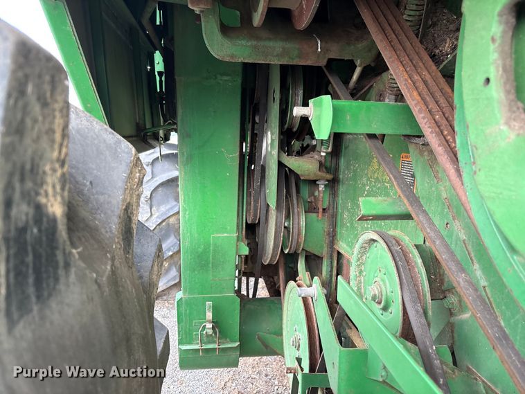 image for item DT0210 1996 John Deere 9600 combine