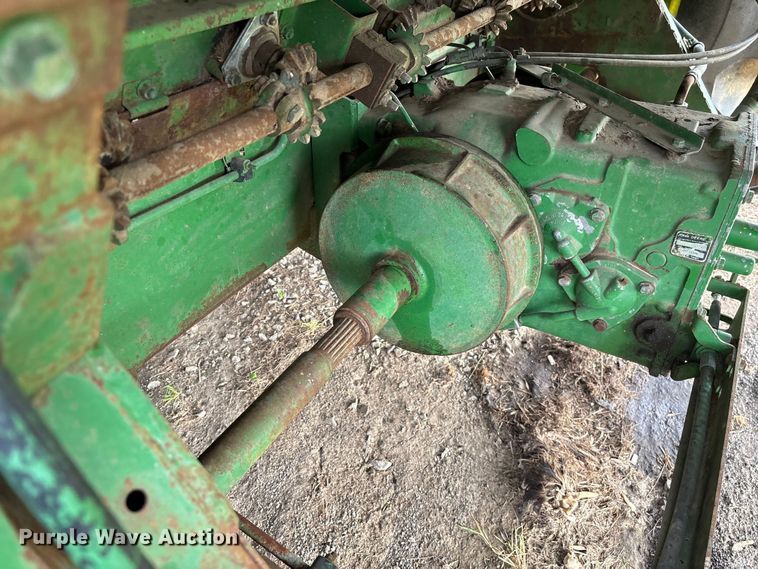 image for item DT0210 1996 John Deere 9600 combine