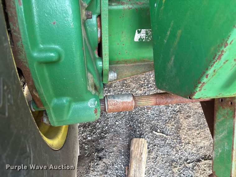 image for item DT0210 1996 John Deere 9600 combine