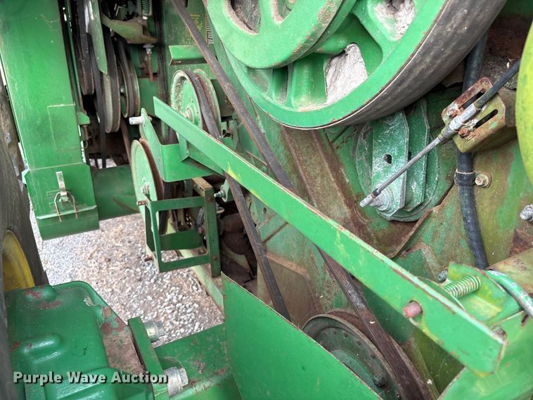 image for item DT0210 1996 John Deere 9600 combine