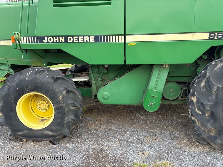 image for item DT0210 1996 John Deere 9600 combine