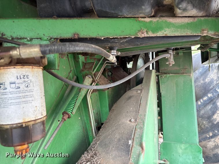 image for item DT0210 1996 John Deere 9600 combine