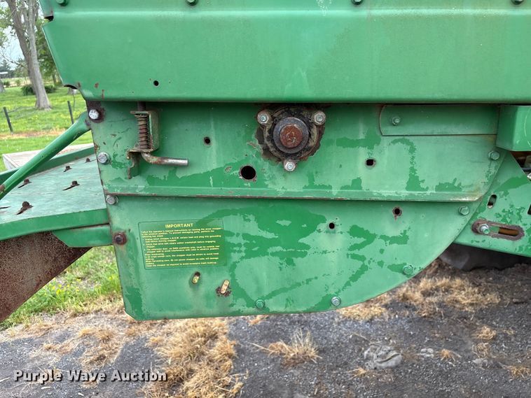 image for item DT0210 1996 John Deere 9600 combine