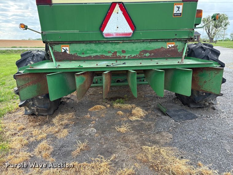 image for item DT0210 1996 John Deere 9600 combine