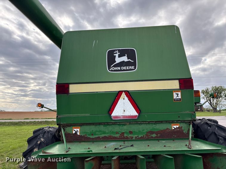 image for item DT0210 1996 John Deere 9600 combine