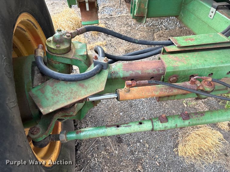 image for item DT0210 1996 John Deere 9600 combine