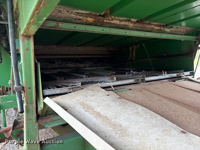 image for item DT0210 1996 John Deere 9600 combine