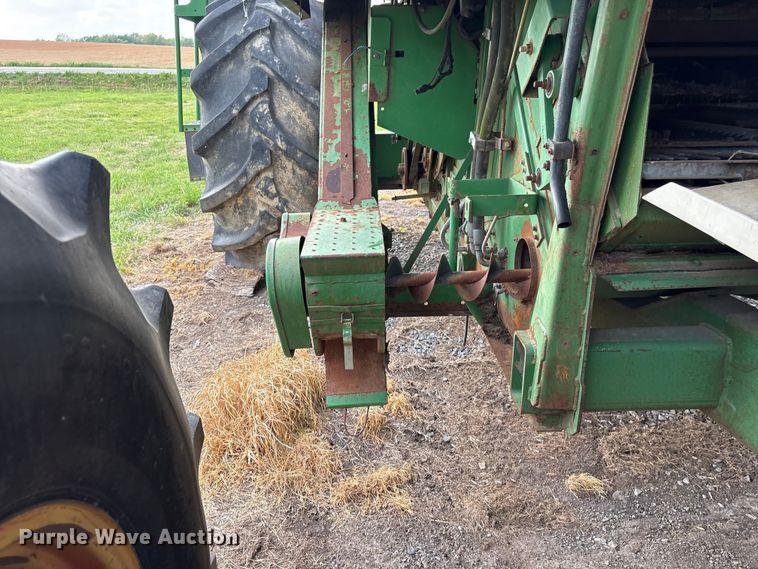 image for item DT0210 1996 John Deere 9600 combine