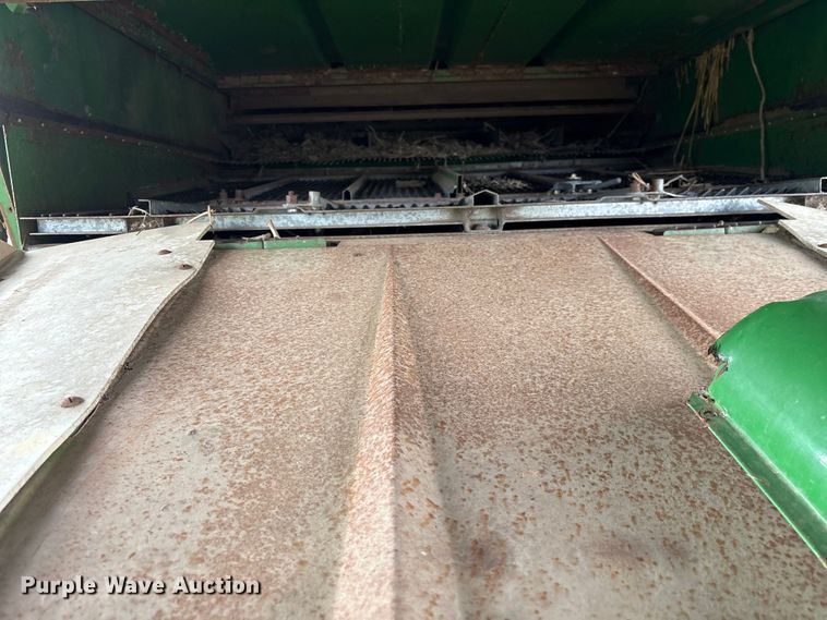 image for item DT0210 1996 John Deere 9600 combine