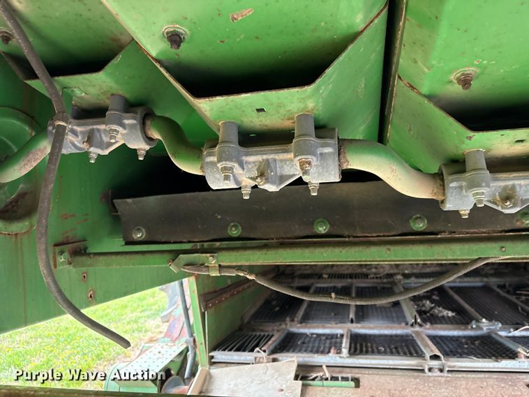 image for item DT0210 1996 John Deere 9600 combine