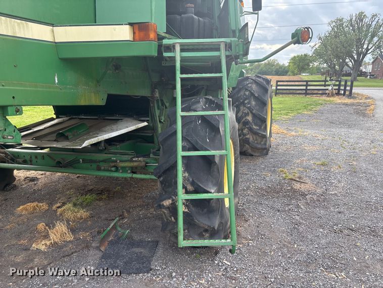 image for item DT0210 1996 John Deere 9600 combine