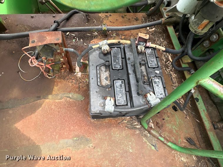 image for item DT0210 1996 John Deere 9600 combine